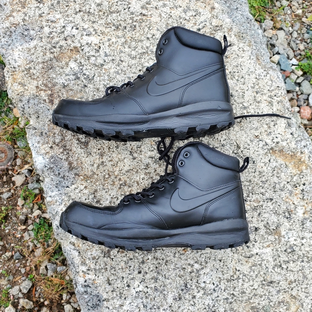 Nike ACG Manoa black leather boots. Size 10